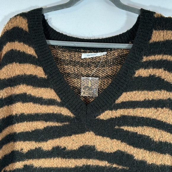 Ricki’s Black & Brown Tiger Striped Soft Sweater - Picture 2 of 7